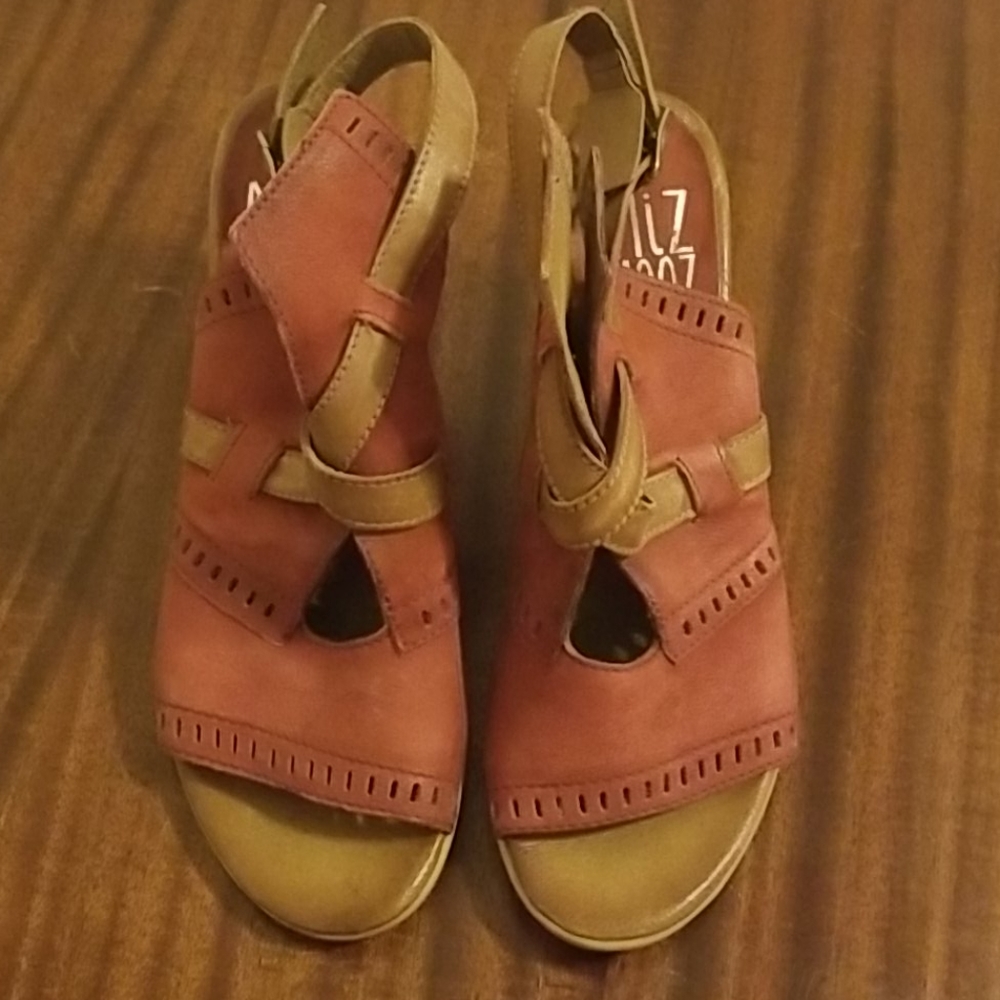 Mix Mooz peep toe sandals